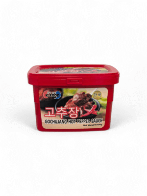 Röd förpackning med K-Food Gochujang, en koreansk fermenterad chilipasta.